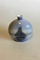 Royal 
Copenhagen Art 
Nouveau vase No 
579/209B. Måler 
15 cm
Motiv af en 
båd