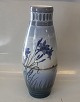 Art nouveau 354 
Kgl Vase 42 cm 
Blå Iris ved 
vandkanten 
Signeret i 
Monogram AM? 
1908   fra  
Royal ...