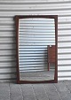 Retro spejl, 
entre spejl, 
figur spejl, i 
palisander 
ramme
Mål  H.: 83cm  
B.: 51cm
Der er ...