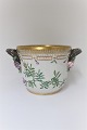 Royal 
Copenhagen. 
Flora Danica. 
Vinkøler, model 
# 3570. 125 cl. 
Højde 12 cm. ( 
1 sortering ). 
...