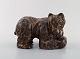 Skandinavisk keramiker. Unika figur af bjørn i glaseret stentøj. Midt 
1900-tallet.