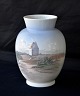 Royal 
Copenhagen 
vase, 4661, 
dekoration af 
Den tilsandet 
Kirke i Skagen. 
Sct. Laurentius 
Kirke ...