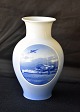Royal 
Copenhagen. 
Vase, 3648, fra 
Rundskuedagen 
1939, vase er 
dekoreret med 
et udsnit af 
...