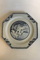 Royal 
Copenhagen 
Unika Fajance 
ottekantet 
platte 
dekoreret med 
gæs. Gotfred 
Rode 4/6-1919. 
Måler ...