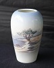 Lyngby 
Porcelæn, vase 
128-1/75, 1. 
sortering. 
Vasen er 
håndmalet og 
dekoreret med 
et træ med ...