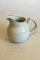 Bing & Grøndahl 
Glaseret 
Stentøj 
"Coppelia" 
Pitcher No 442. 
Measures 14.5 
cm / 5 45/64 
in.
