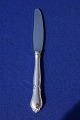 Ambrosius 
sølvtøj 
sølvbestik i 
tretårnet sølv 
fra C.M. Cohr.
Middagskniv i 
pæn, brugt ...