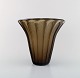 Daum Nancy art 
deco vase i 
røgfarvet 
slebet 
kunstglas. 
1930'erne. 
I flot ...