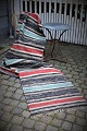 Gammel Svensk 
kludetæppe i 
fine farver og 
god kvalitet.
Måler: 
480x82cm.