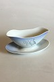 Bing & Grondahl 
Lily of the 
Valley Small 
Grave Boat No 
565. Measures 
18 cm / 7 3/32 
in.