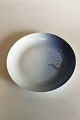 Bing & Grondahl 
Lily of the 
Valley Round 
Dish No 376. 
Measures 32 cm 
/ 12 19/32 in.