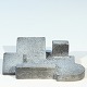 Bente Hansen 
(f. 1943) 
Skulptur i 
glaseret 
charmotteler 
sign. BH 
højde 6,5 cm, 
bredde 14 cm, 
...