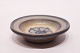 Lille keramik 
skål i mørkegrå 
og mørkeblå 
farver fra 
1960erne. 
Skålen er i 
flot brugt 
stand og ...