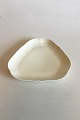 Bing & Grondahl 
Elegance, Creme 
Triangular Dish 
No 40. Measures 
23 cm / 9 1/16 
in.