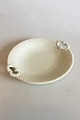 Bing & Grondahl 
Elegance, Creme 
Cake Dish No 
101. Measures 
25 cm / 9 27/32 
in.