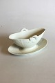 Bing & Grondahl 
Elegance, Creme 
Sauce Boat No 
8. Measures 24 
cm / 9 29/64 
in.