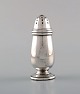 English pepper shaker in silver. Late 19th century. From large private 
collection. 
