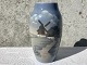 Bing & 
Grøndahl, Vase 
#546/5242, 
Mølle i 
Landskab, 25cm 
høj, 
2.Sortering 
*Pæn stand*