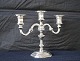 3-armet 
lysestage, 
lavet i 
sølvlignende 
metal. Made in 
W.-Germany
Højde 23 cm., 
bredde 27 ...