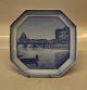 Bing og 
Grøndahl 
Ottekantet 19.5 
cm  Alfabet 
Platte R - for  
Rom   Designet 
i 1933-1934 af 
Ove ...