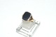 Guldring Herre 
Ring med sort 
onyx
14 karat guld
Str 62
Pæn og 
velholdt stand
Varen findes 
...