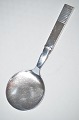 Georg Jensen 
Relief 
sølvbestik, 
sterling 925.  
"Relief" 
serverings-
spade, længde 
19,8 cm. ...