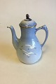 Bing & Grøndahl 
Måge med guld 
Kaffekande No 
91 A. Måler 24 
cm