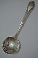 Dansk sølv, 
tretårnet 
sølvtøj "F"  
Fin lille 
sukkerstrø, 
længde 15,5cm. 
Pæn velholdt 
stand, med ...