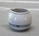 3 pcs in stock
303 Creamer 
6,5 cm  (189) 
Delphi B&G 
porcelain : 
White base, 
pattern of blue 
...