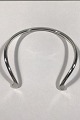 Georg Jensen 
Sterling Sølv 
Halsring No 9A 
Design Ove 
Wendt Måler 
11.2 cm x 11 cm 
(indvendigt ...