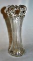 Brudekrone i 
klart glas, ca. 
1900, Danmark. 
Vase. Højde: 
21,5 cm. 
NB: Perfekt 
stand!