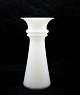 Holmegaard 
Glasværk. 
Harmony vase af 
opalhvidt glas 
med krystalglas 
som overfang, 
vasen har ...