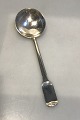 W & S. Sørensen 
Sølv Old Danish 
Serveringsske 
Måler  20.5 cm
