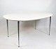 Spisebord med 
hvid laminat og 
stål ben af 
dansk design. 
Bordet er i 
flot brugt 
stand og med 2 
...