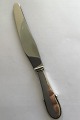 Georg Jensen 
Sterling Sølv 
Kugle 
Frokostkniv No 
023(Kort skaft) 
Måler 20 cm