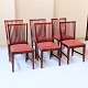 6 stole i 
bejdset og 
lakeret bøgetræ 
m. læderbetræk,
88 cm høje, 
sædehøjde 47 
cm, af nyere 
dato