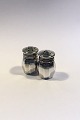 Sterling Sølv 
Salt&Peber Sæt 
Måler H 3.7 cm 
Samlet vægt 9.7 
gr