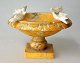 Italian basin 
with four 
pigeons in 
yellow 
alabaster, 
19/20. century. 
Height: 9.2 cm. 
Diameter: ...