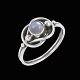 Georg Jensen. 
Ring i Sterling 
sølv med 
månesten #5.
Tegnet af 
Georg Jensen 
1866-1935.
Stemplet ...