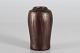 Søren 
Kongstrand 
(1872-1951)
Keramik vase 
med rødbrun 
lustreglasur
sign. SK for 
Søren ...