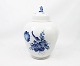 Large lidded 
jar, no.: 1791, 
in Blue Flower 
by Royal 
Copenhagen.
32 x 20 cm.