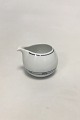 Bing & Grondahl 
Delfi Creamer 
No 303. 
Measures 9 cm / 
3 35/64 in.