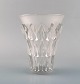 Tidlig René Lalique "Feuilles" vase i kunstglas med blade i relief. Ca. 1934.
