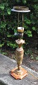 Fransk 
bordlampe af 
alabast og 
bronze, 19. 
årh. Med 
brunt/grønligt 
alabast. H.: 31 
cm. Med el ...