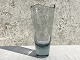 Holmegaard, 
Vase med 
asymmetrisk 
kant, Akva 
farvet, 26cm 
høj, 12cm i 
diameter, 
Design Per 
Lütken ...
