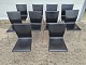 10 nyere 
fremstillede 
spisebordsstole 
i nappa og 
metal. Enkelte 
brugsspor på 
sæder fra at 
have ...