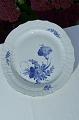 Royal 
Copenhagen 
porcelain. RC 
Blue 
flower/curved. 
Large serving 
dish round 
no.10-1563.  
...