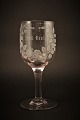 Gammelt 
erindrings glas 
fra Holmegaard 
glasværk med 
fine graveret 
blomster 
dekorationer og 
...