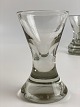 Timeglasformet 
frimurerglas. 
Ca. 12,50 
centimeter 
højft, mellem 7 
og 7,50 
centimeter 
bredt. ...