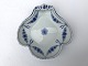 Bing & 
Grondahl, 
Empire, 
Muschelschale 
Nr 42, 17 cm 
lang, 17 cm 
breit, Design 
Harriet Bing 
...